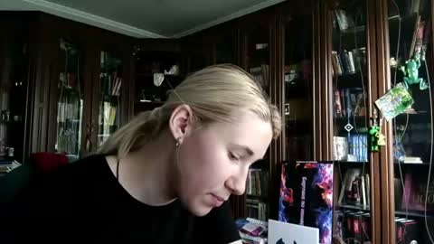 Snapshot of tranhardisty chatting on 11, 6, 2026 Lesly online show from 11, 6, 2026