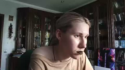 Snapshot of tranhardisty chatting on 18, 6, 2026 Lesly online show from 18, 6, 2026