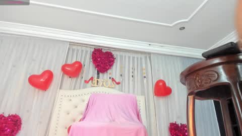 Juliana Giiraldo  online show from 13, 2, 2025