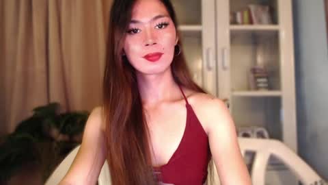 Snapshot of trans_nikka_ chatting on 10, 4, 2026 Emerald online show from 10, 4, 2026