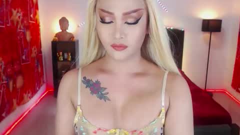 KYLIE BELLA  TS online show from 22, 12, 2025