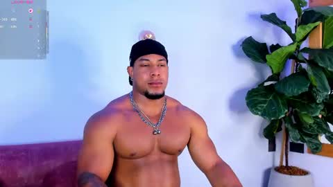 Snapshot of travis_lenox_ chatting on 24, 6, 2026 Travis online show from 24, 6, 2026