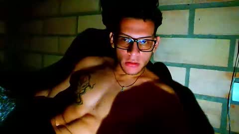 TRAVIS. online show from 15, 4, 2026