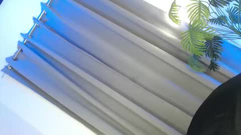 Snapshot of treatmelikeababe chatting on 19, 5, 2026 YOUR SLUT online show from 19, 5, 2026
