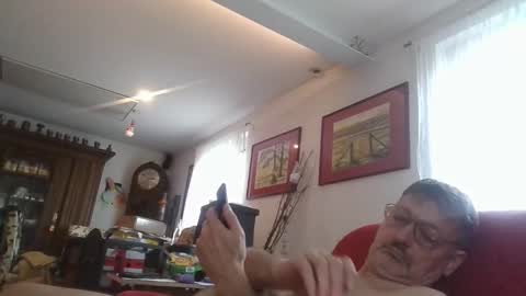 Snapshot of trebgeis1 chatting on 31, 10, 2025 trebgeis1 online show from 31, 10, 2025