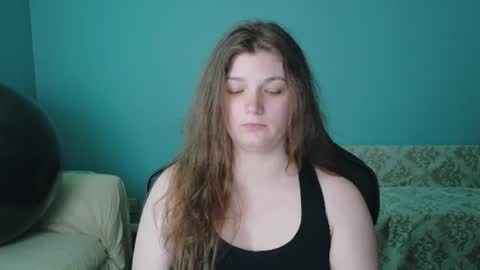 Snapshot of treejeanne chatting on 17, 6, 2026 TreeJeanne online show from 17, 6, 2026