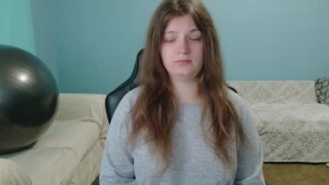 Snapshot of treejeanne chatting on 4, 7, 2026 TreeJeanne online show from 4, 7, 2026