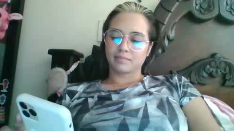 triana_bell online show from 7, 2, 2025