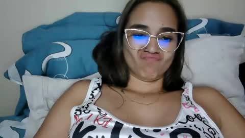 Snapshot of triana_bell chatting on 22, 6, 2026 triana_bell online show from 22, 6, 2026