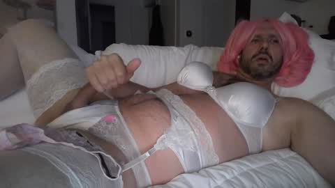 triciawu22 online show from 19, 3, 2026