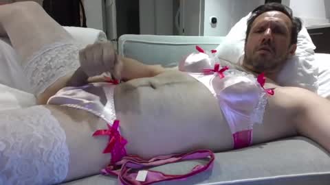 triciawu22 online show from 27, 4, 2026