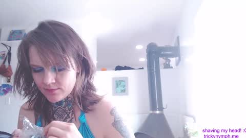 Cassie online show from 12, 9, 2025