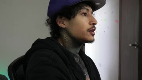 Snapshot of trieone chatting on 29, 3, 2026 - trieone online show from 29, 3, 2026