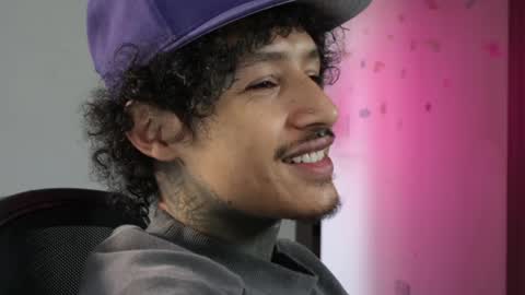 Snapshot of trieone chatting on 14, 4, 2026 - trieone online show from 14, 4, 2026