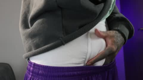 Snapshot of trieone chatting on 15, 4, 2026 - trieone online show from 15, 4, 2026