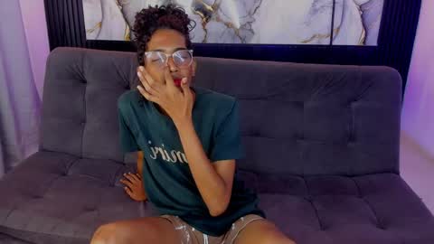 Snapshot of triiangel_latinboy chatting on 1, 6, 2026 Johan online show from 1, 6, 2026