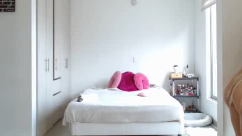 Snapshot of trinity_prestige chatting on 2, 10, 2025 TRINITY online show from 2, 10, 2025