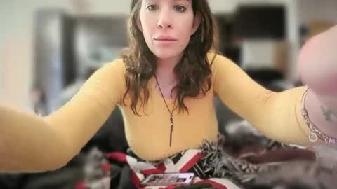 Snapshot of trinityxsecret chatting on 6, 1, 2025 MadisonMontgomery online show from 6, 1, 2025