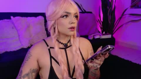 Val martinez  online show from 20, 3, 2026