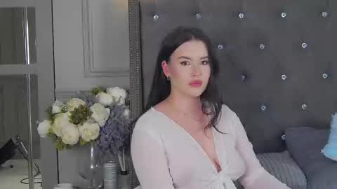 Snapshot of trisha_winslet chatting on 13, 12, 2024 trisha_winslet online show from 13, 12, 2024