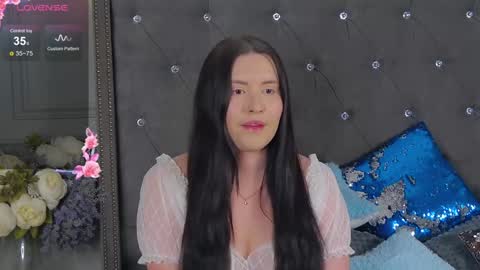 Snapshot of trisha_winslet chatting on 12, 1, 2025 trisha_winslet online show from 12, 1, 2025