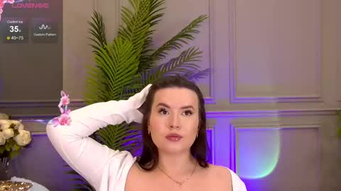 Snapshot of trisha_winslet chatting on 8, 3, 2025 trisha_winslet online show from 8, 3, 2025