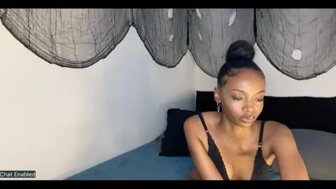 Snapshot of trixie_luv chatting on 21, 10, 2025 trixie_luv online show from 21, 10, 2025