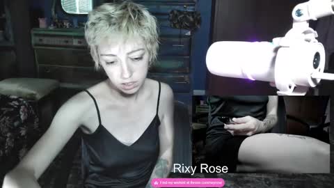 Snapshot of trixyrose chatting on 29, 9, 2025 RixyRose online show from 29, 9, 2025