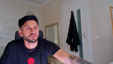 Snapshot of troywade chatting on 11, 5, 2026 TroyWade online show from 11, 5, 2026