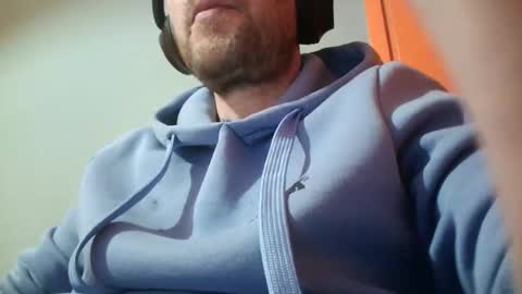 Snapshot of truble_again chatting on 28, 4, 2026 truble_again online show from 28, 4, 2026