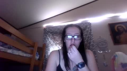 Snapshot of truckerswifetobe chatting on 17, 1, 2025 TruckersWifeToBe online show from 17, 1, 2025