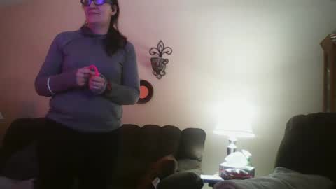 Snapshot of truckerswifetobe chatting on 19, 2, 2025 TruckersWifeToBe online show from 19, 2, 2025