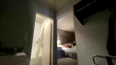 Snapshot of trxs_leches chatting on 4, 3, 2026 Tres Leches online show from 4, 3, 2026