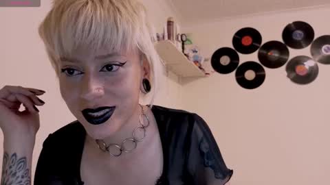 Snapshot of tryp666 chatting on 8, 10, 2025 Cait online show from 8, 10, 2025