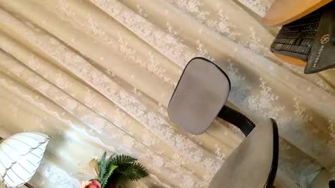 Chloe online show from 21, 4, 2026