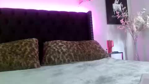 TsKendallVuittonxo online show from 9, 10, 2025