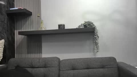 Lexi Longg online show from 10, 4, 2026