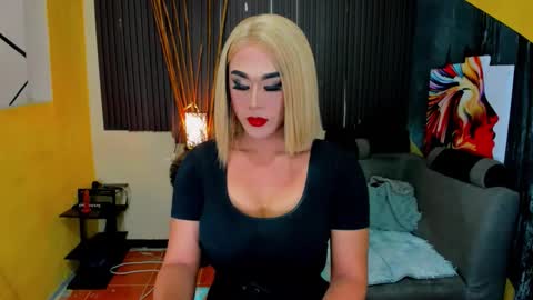 Snapshot of tsmamahmerslove chatting on 18, 1, 2026 Nicoleeee online show from 18, 1, 2026