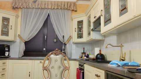 Tunde online show from 4, 3, 2025