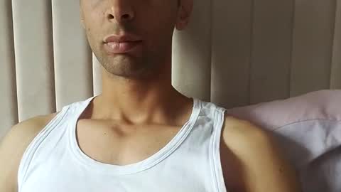 Snapshot of tunisiensexyguy chatting on 2, 12, 2024 TunisienSexyGuy online show from 2, 12, 2024