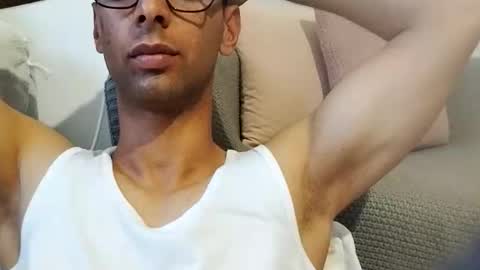 Snapshot of tunisiensexyguy chatting on 21, 4, 2026 TunisienSexyGuy online show from 21, 4, 2026