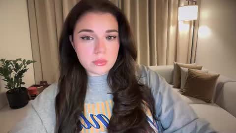 Snapshot of tutti_frutti_ chatting on 19, 6, 2026 Ariana online show from 19, 6, 2026