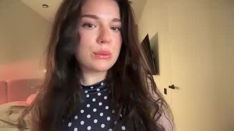 Snapshot of tutti_frutti_ chatting on 26, 6, 2026 Ariana online show from 26, 6, 2026