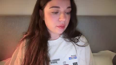 Snapshot of tutti_frutti_ chatting on 19, 7, 2026 Ariana online show from 19, 7, 2026