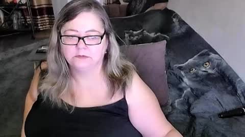 Snapshot of tviks chatting on 23, 3, 2026 Lana online show from 23, 3, 2026