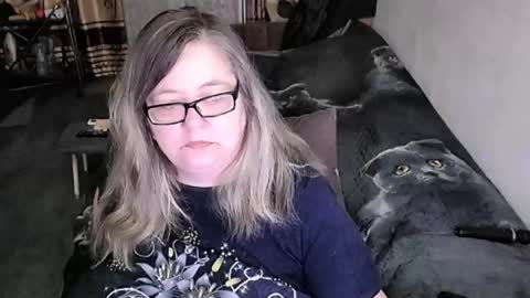 Snapshot of tviks chatting on 15, 5, 2026 Lana online show from 15, 5, 2026