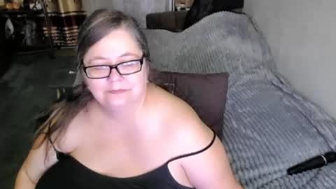 Snapshot of tviks chatting on 7, 7, 2026 Lana online show from 7, 7, 2026