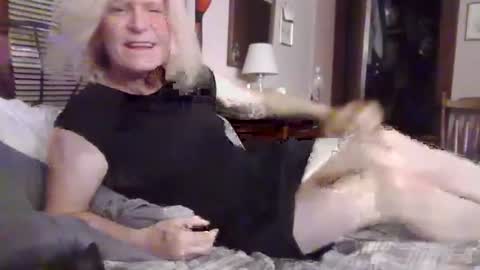 Snapshot of twin53 chatting on 11, 7, 2026 Kitten online show from 11, 7, 2026