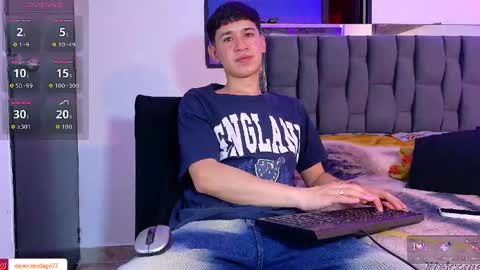 Snapshot of twink_daren chatting on 30, 5, 2026 Mr Daren online show from 30, 5, 2026