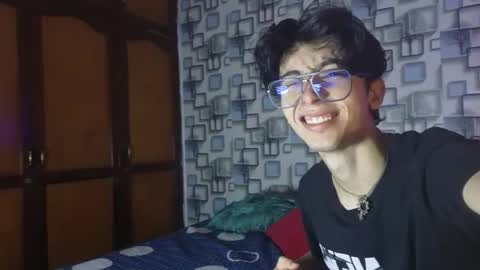 Snapshot of twink_sebas7 chatting on 15, 4, 2026 Sebastin online show from 15, 4, 2026